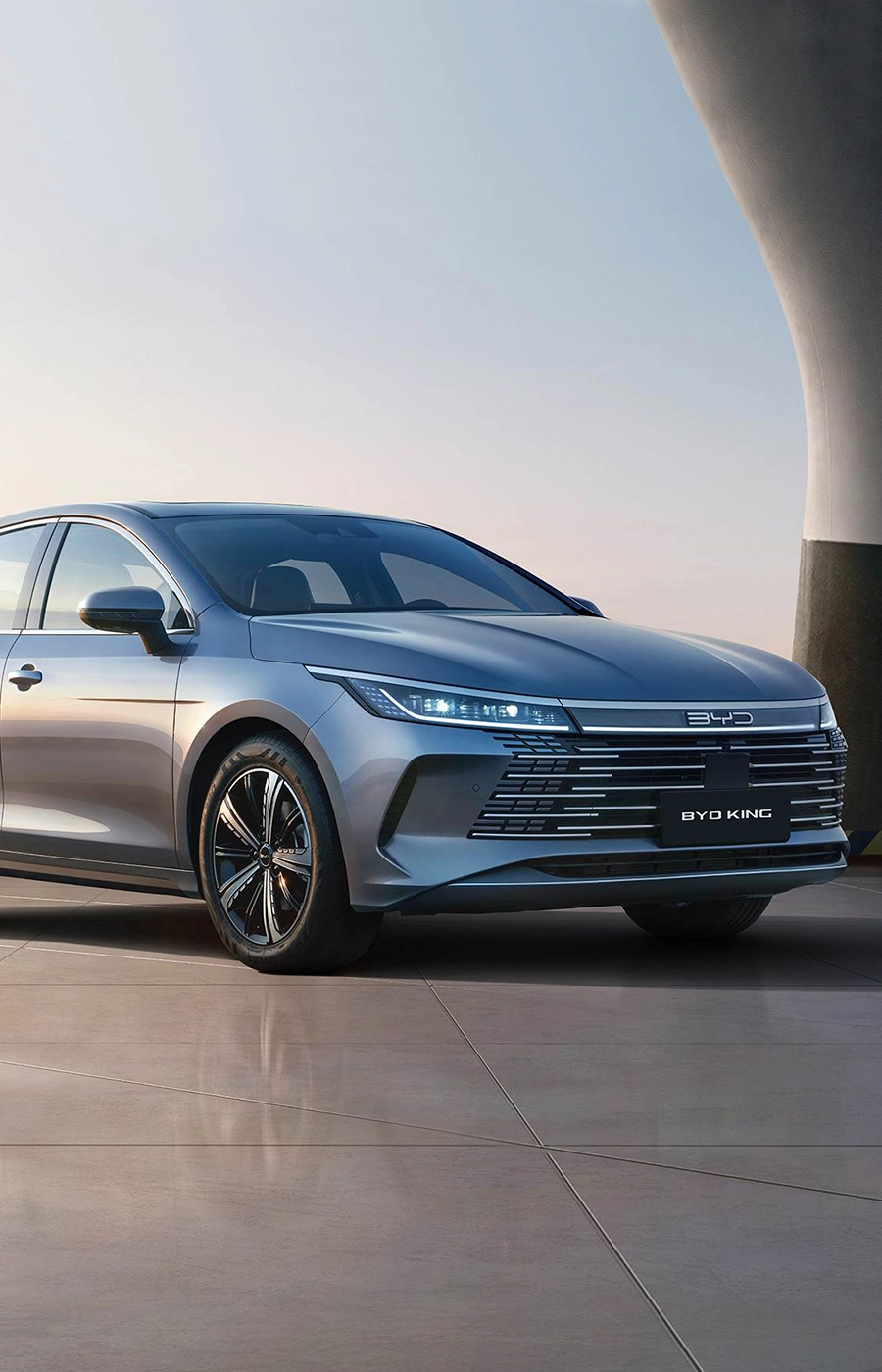 BYD KING Sedán híbrido con modo 100% enchufable